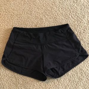 Lulu lemon black speed up shorts 2.5 length size 4